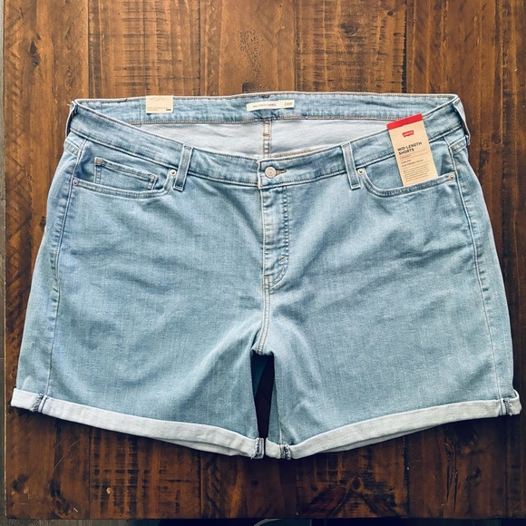 Levi’s Mid Length New Jean Shorts 24W Light-Medium Wash Denim Plus Size - Picture 8 of 9